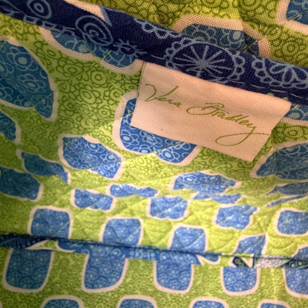 Vera Bradley Iconic Grand Weekender Travel Bag Doodle Daisy quilted pattern EUC - Picture 12 of 12